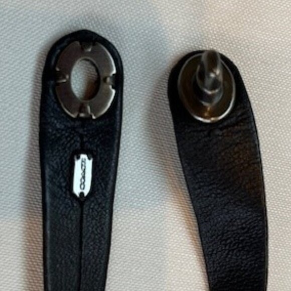 Coach Cameo Necklace Leather Strap with Coach Signature Buckle UNIQUE - Picture 7 of 8